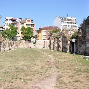  Apartment Into The Blue, 4 Guests, 5 Min Away From The Bulgarien